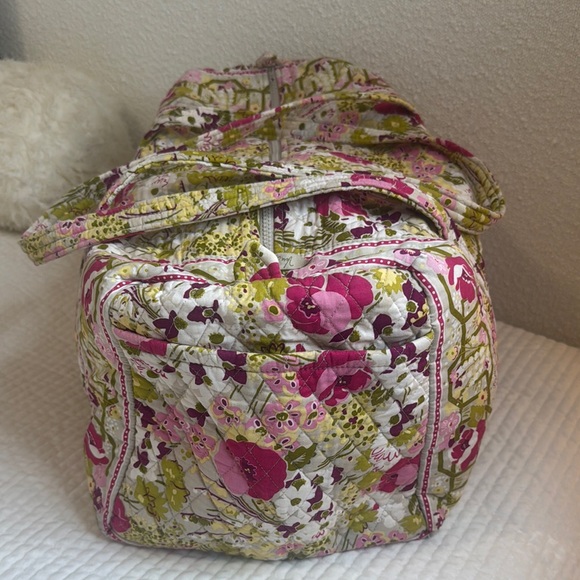 Vera Bradley Large Duffel Bag Floral Pink and Green Women's Bag - Picture 3 of 5